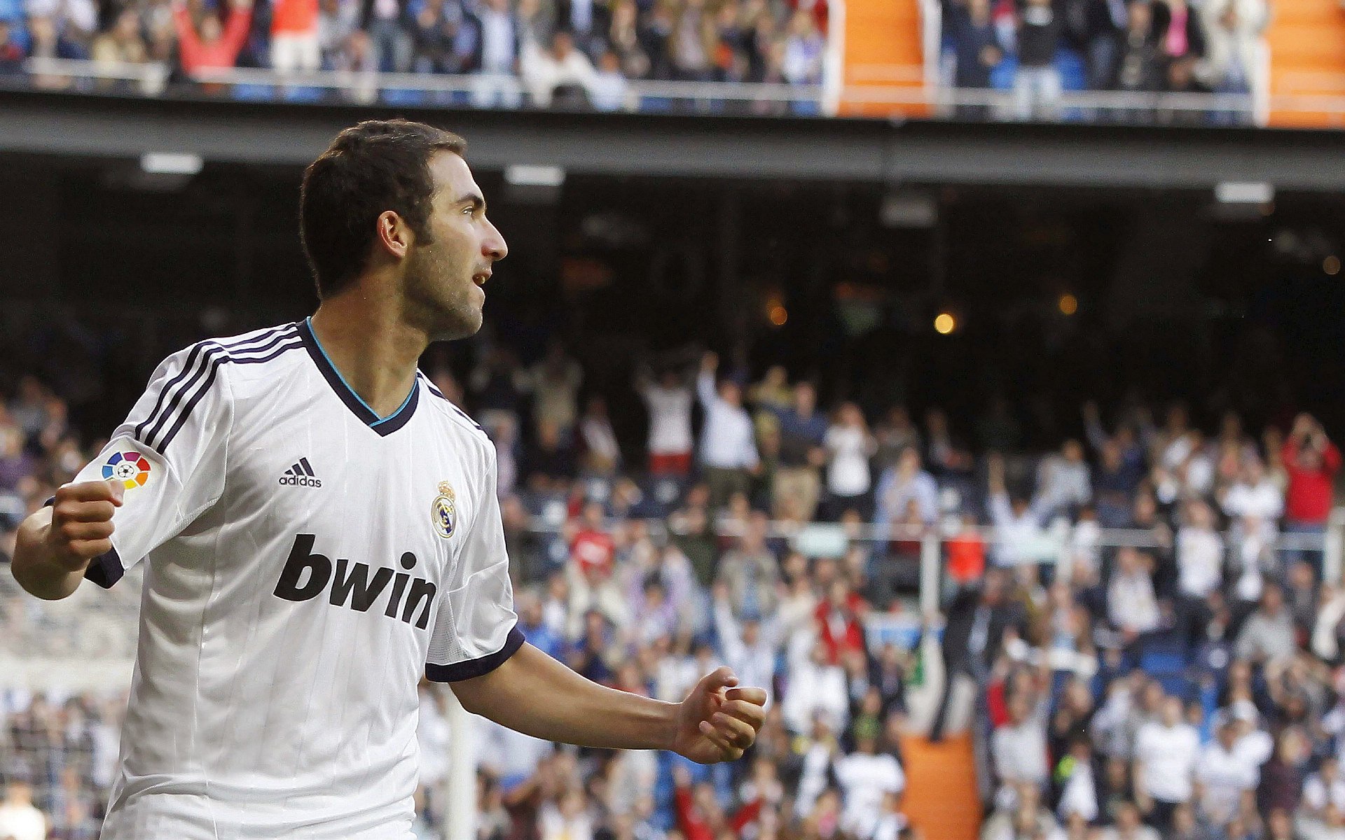 爱游戏 电竞-_湖人队士气高涨,迎来连胜_,湖人对队员